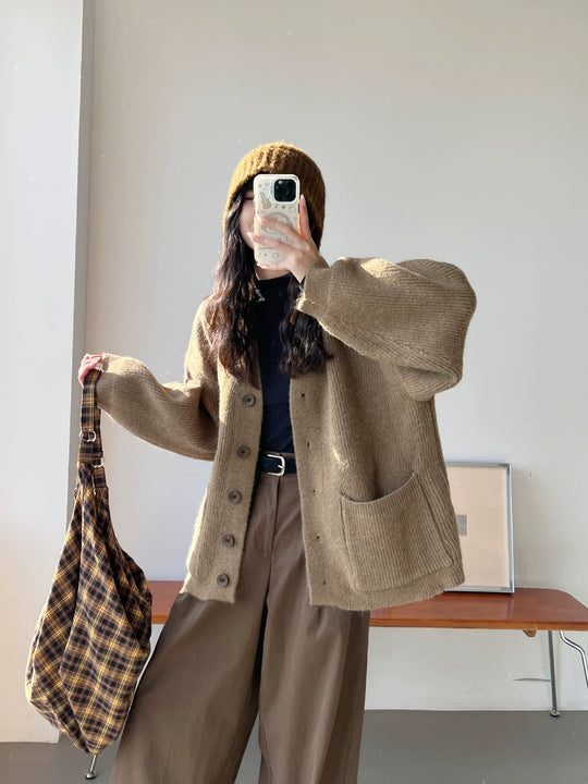 Damen Gemütliche Strickjacke mit großen Taschen und Knopfdetail R&B