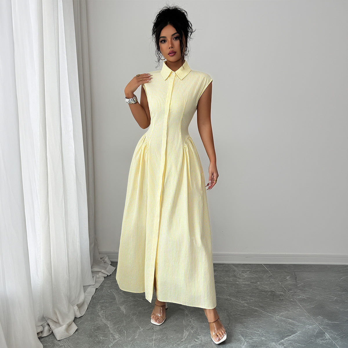 Damen Maxikleid mit klassischem Hemdblusen-Design und eleganten Falten R&B