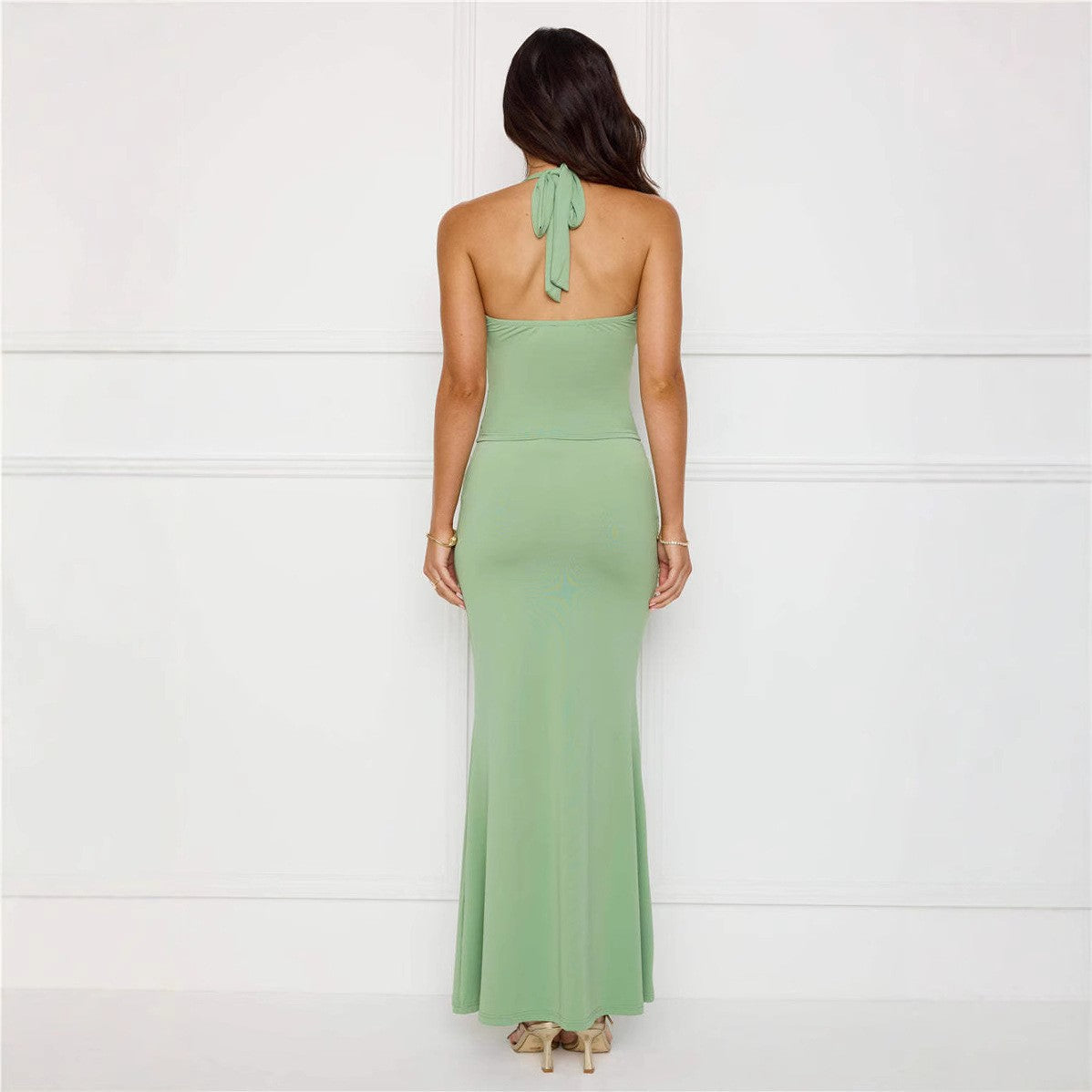 Damen Elegantes Maxikleid mit Halterneck und figurbetontem Design R&B