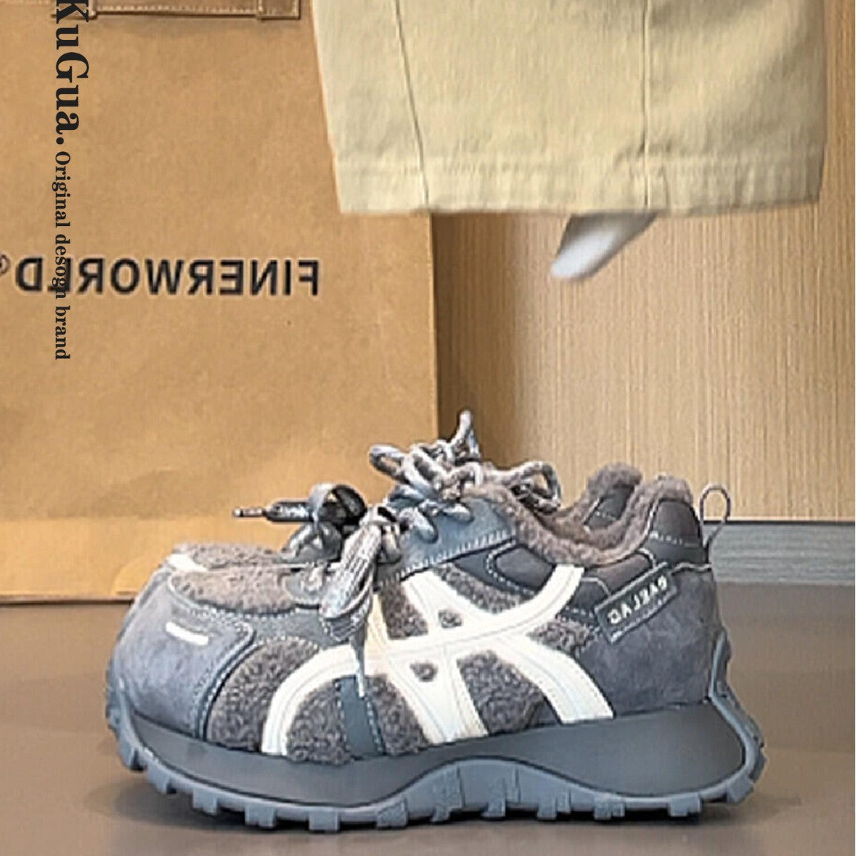 Damen modische Sneakers mit hochwertiger Fleece-Konstruktion und innovativem Sohlenprofil R&B