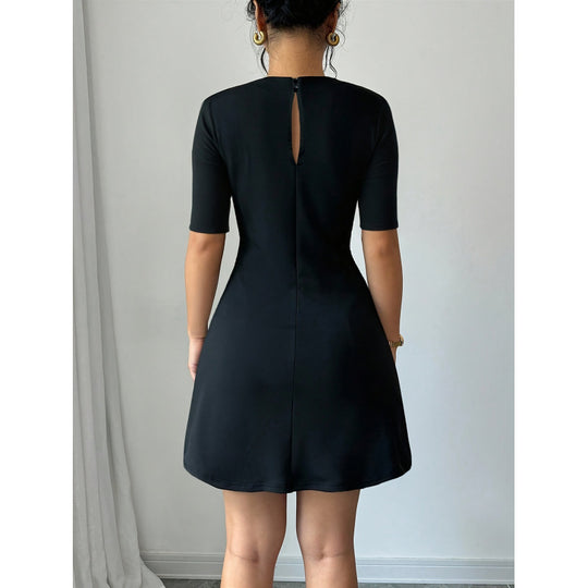 Damen Kleid mit figurbetonter Silhouette und dekorativem Taillengürtel R&B