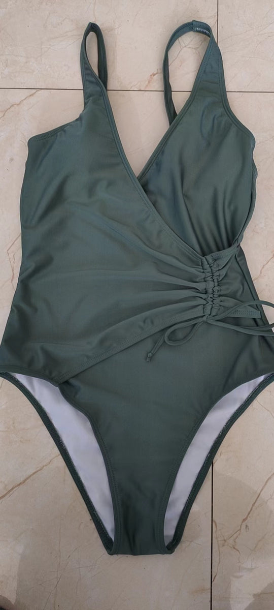 Damen Schwimmanzug mit elegantem Wickeldesign und Raffung R&B