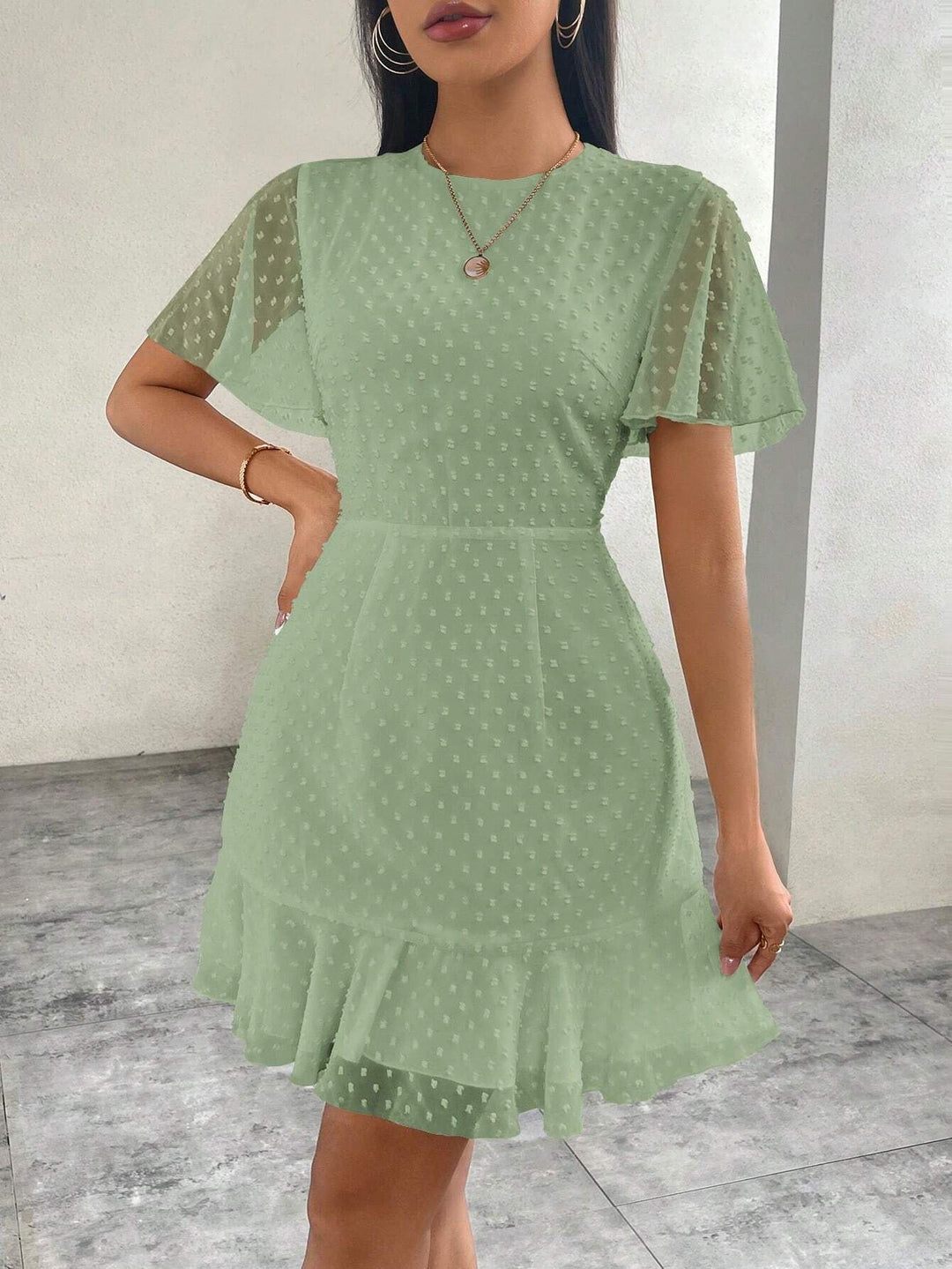 R&B | Dreidimensionales Kleid mit Rüschenrand und Punkten