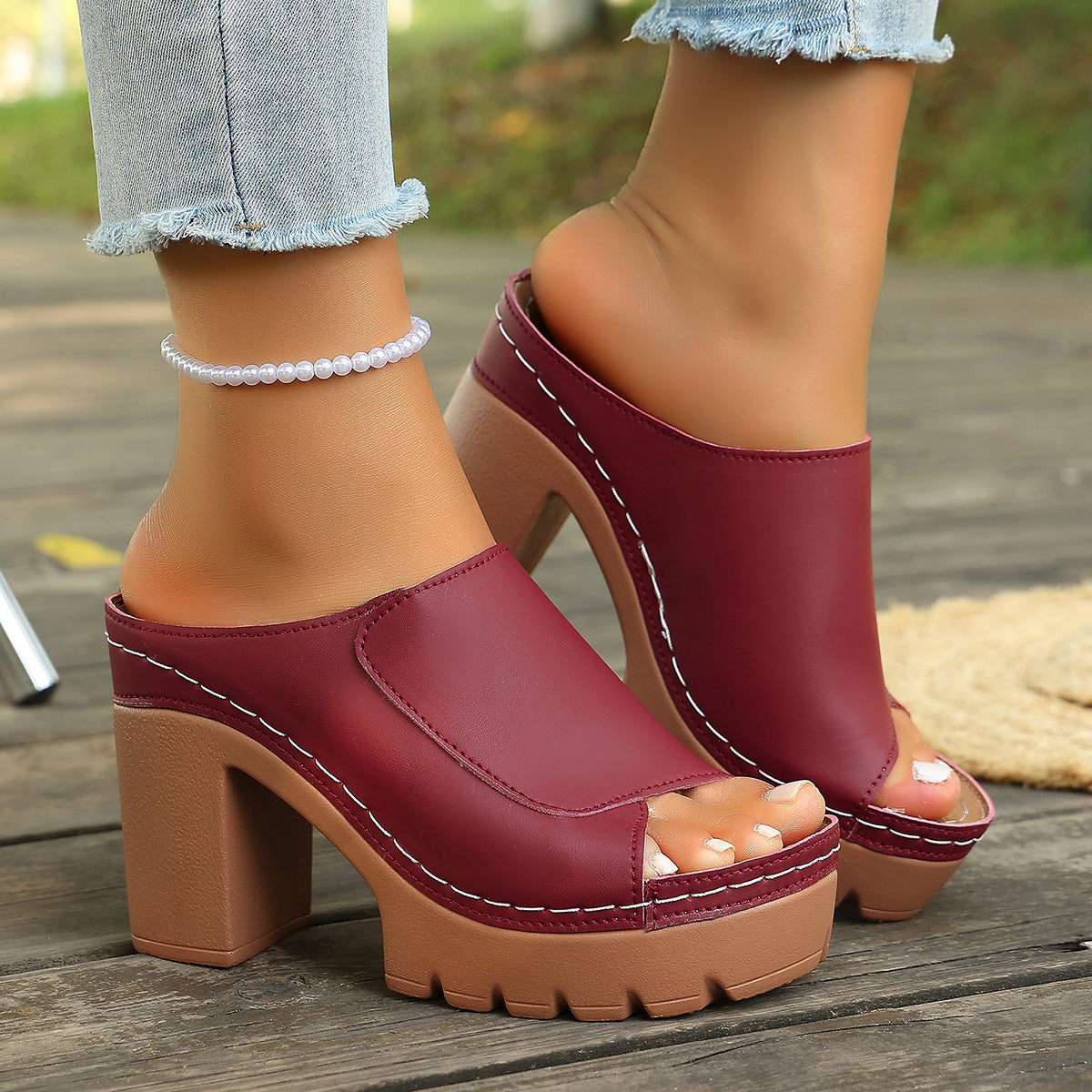 Damen Offene Plateau-Pantoletten mit trendigen Design