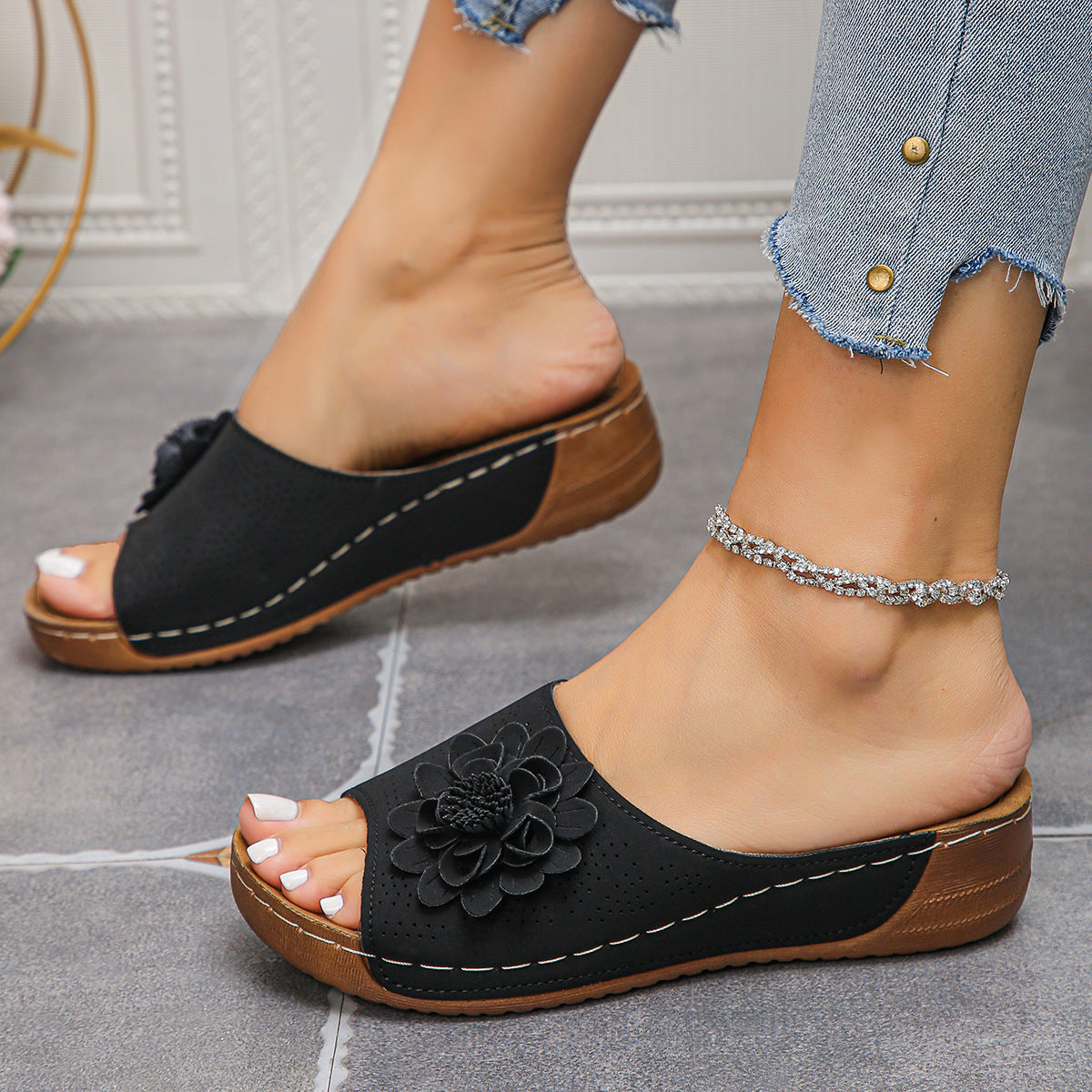 Damen Komfortable Clogs mit floralem Design und rutschfester Sohle R&B