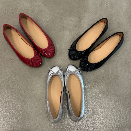 Damen Ballerina-Schuhe mit glänzender Oberfläche und verspieltem Schleifenakzent R&B