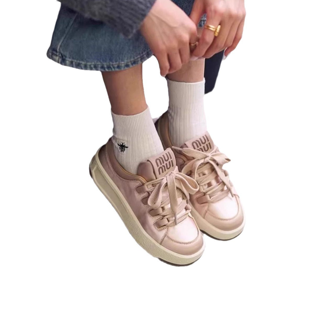 Damen Sneakers mit glänzendem Obermaterial und komfortabler Dämpfung R&B