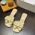 Damen modische Riemensandalen mit großen Schleifen von EB