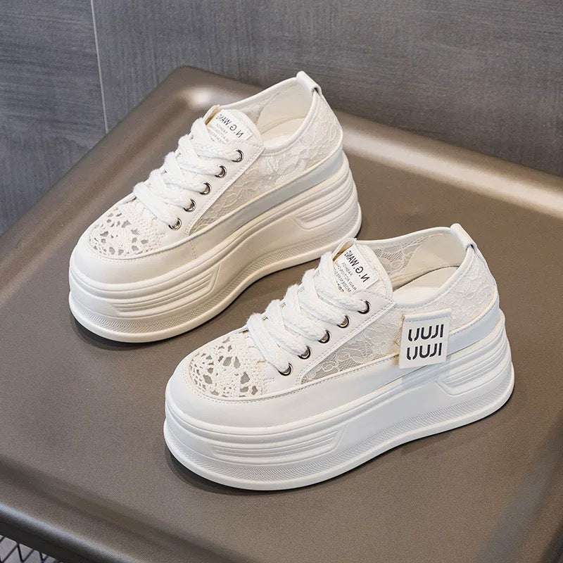 Damen Chunky Plateausneaker mit atmungsaktiver Mesh-Oberfläche und modischer Schnürung
