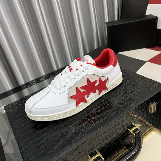 Damen Sneakers mit zusätzlicher Sternen-Applikation von R&B