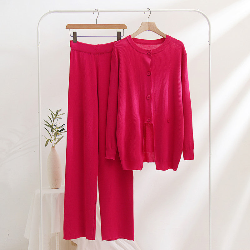 Damen strickendes Loungewear-Set mit feinem Rippmuster und herausragenden Knopfdetails R&B