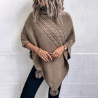 Damen Poncho mit modernem Zopfdesign und einem hohen Kragen