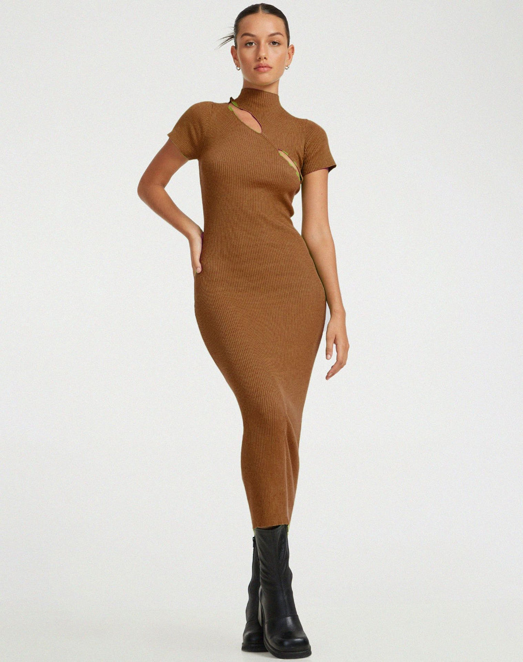 Damen figurbetontes Strickkleid mit asymmetrischem Ausschnitt und hohem Kragen R&B
