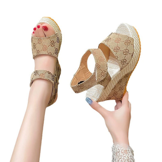 Damen Wedge-Pantoletten mit verstellbarem Riemendesign und komfortablem Fußbett R&B