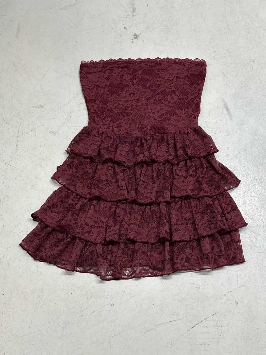 Damen Minikleid mit korsettähnlichem Oberteil und voluminösem Rüschensaum R&B