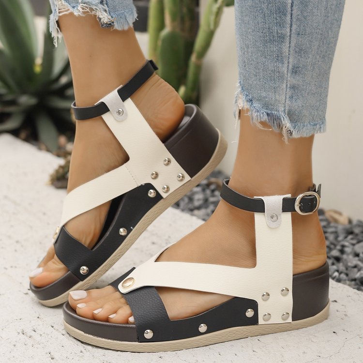 Damen Komfortable Sandalen mit floralen Akzenten und anatomischem Fußbett R&B