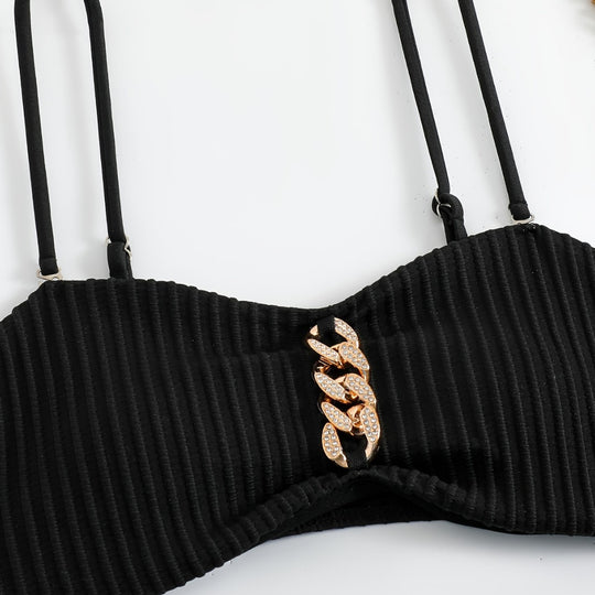 Damen Bikini Set mit elegantem Rüschen-Detail und modischen Kettenakzenten R&B