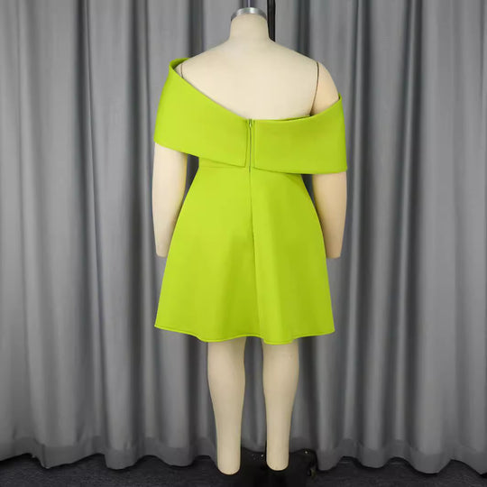 Damen elegantes Minikleid mit asymmetrischem Schnitt und voluminösem Überwurf R&B