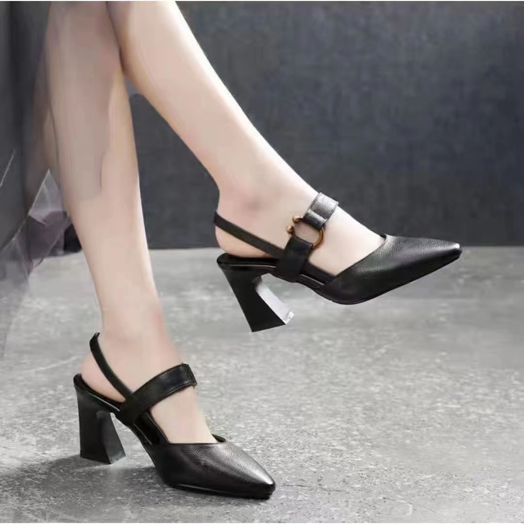 Damen Slingback-Pumps mit elegantem spitzen Design und komfortablem Blockabsatz