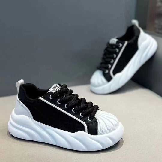 Damen Sportliche Sneaker mit texturierter Oberfläche und dämpfender Sohle R&B