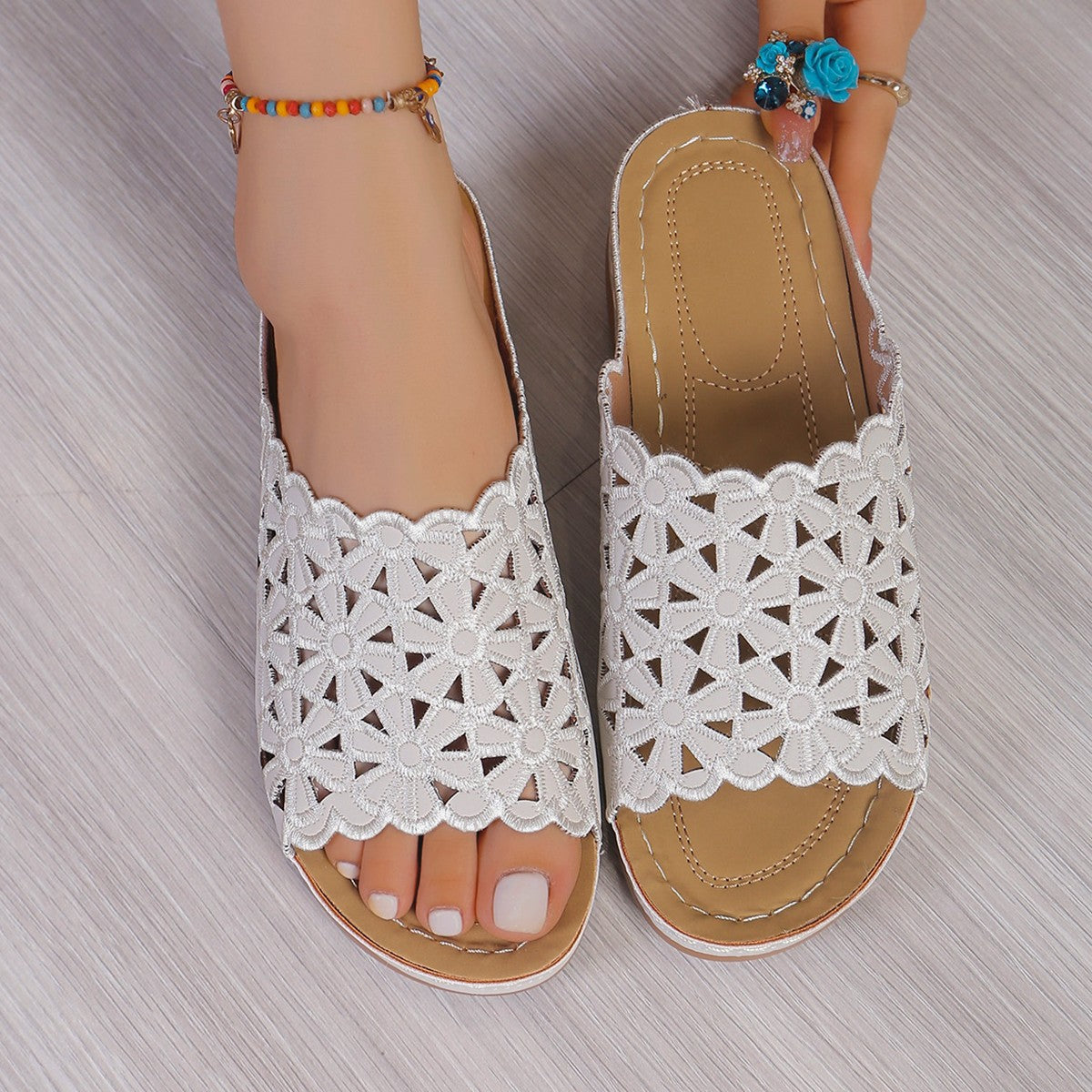 Damen Clogs mit floralem Lochdesign und rutschfester Sohle R&B