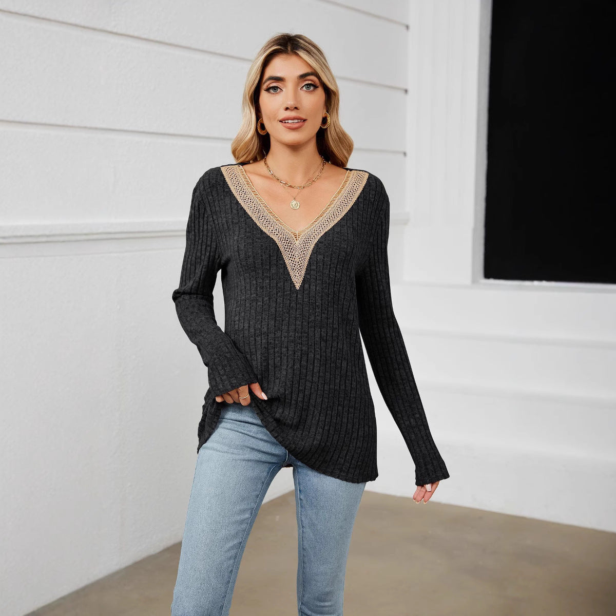 Damen Strickpullover mit V-Ausschnitt und romantischer Spitze R&B