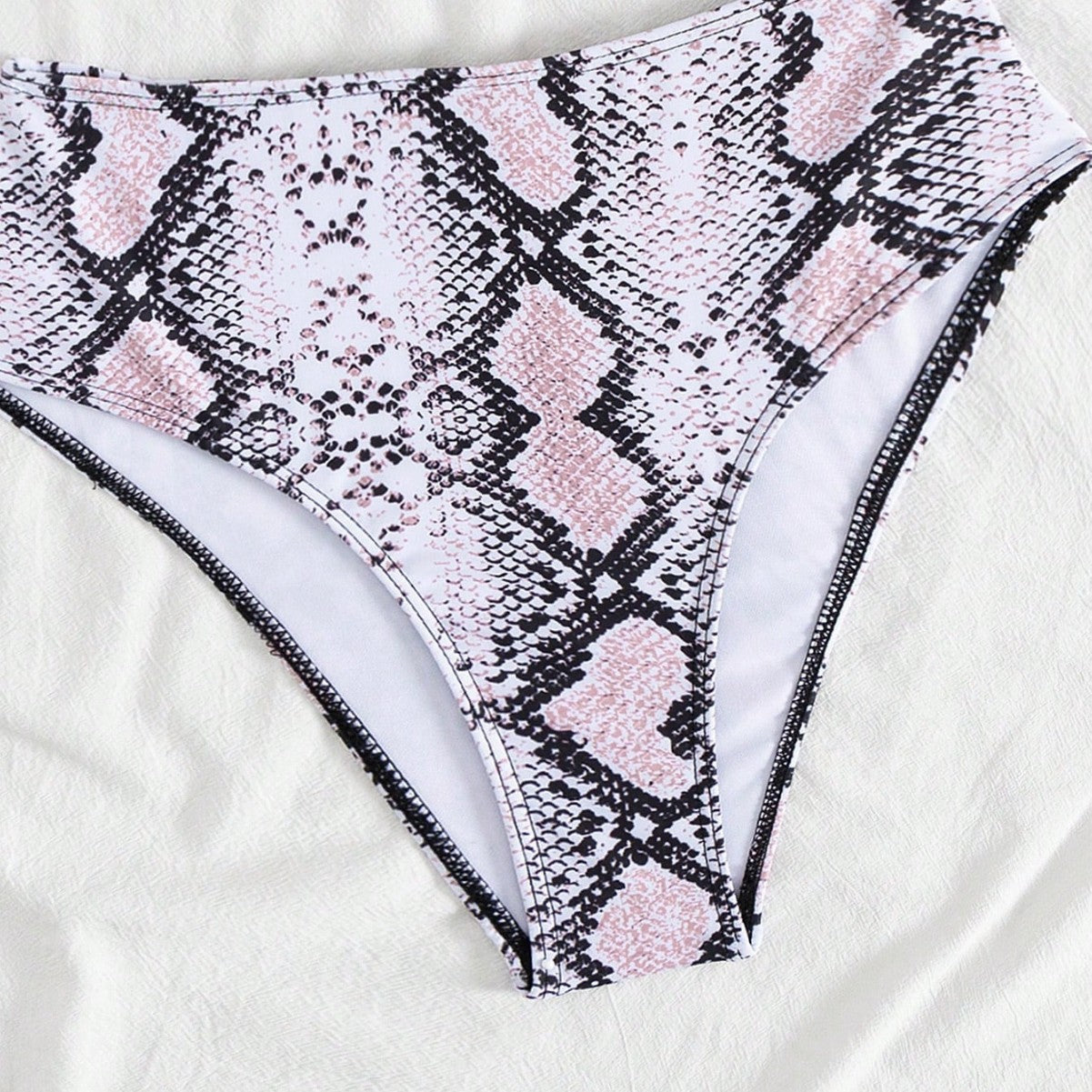 Damen modern geschnittenes Bikini-Set mit Schlangenmuster R&B