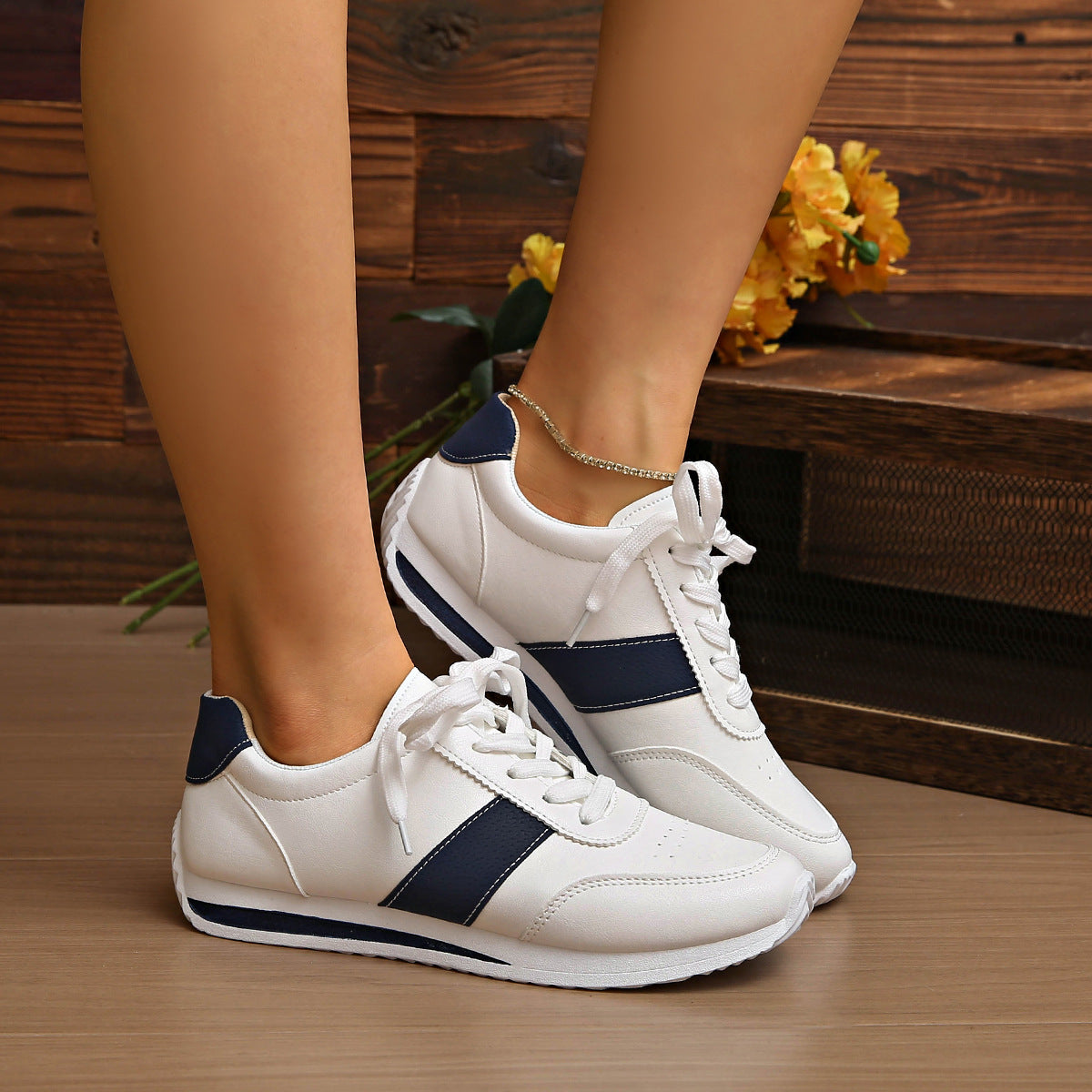 Damen Sportliche Sneakers mit atmungsaktiver Konstruktion R&B