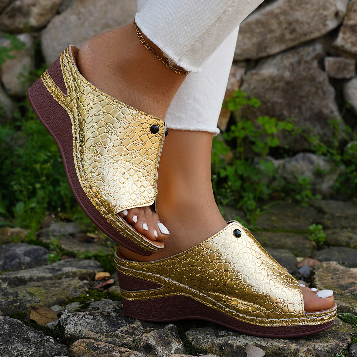 Damen Wedge-Pantoletten mit elegantem Krokodil-Look und komfortabler Sohle R&B