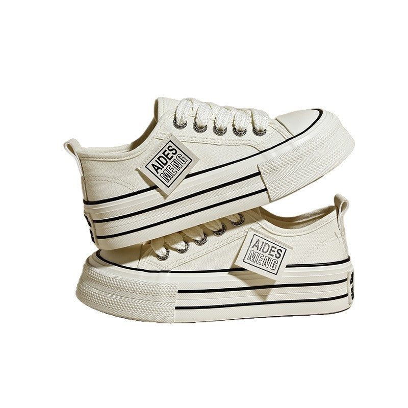 Damen modische Sneakers mit einzigartigen Details und robustem Sohlenprofil