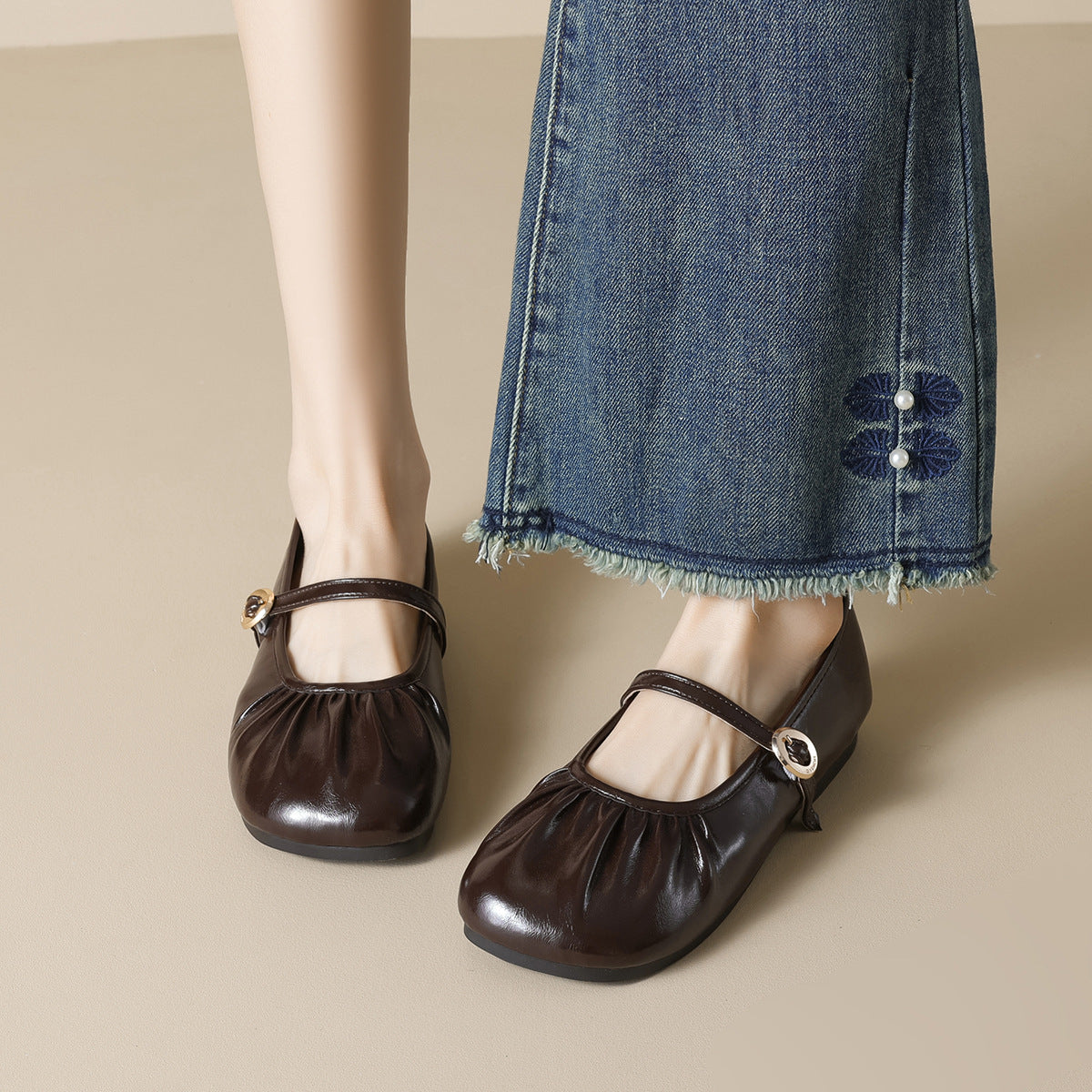 Damen Ballerinas mit modischem Riemchen und eleganter Faltenoptik
