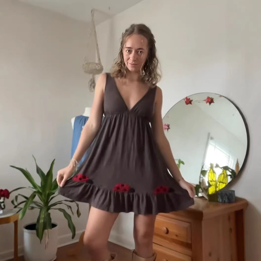 Damen nan kurzes Trägerkleid mit tiefem V-Ausschnitt, Empire-Taille und Marienkäfer-Stickerei R&B