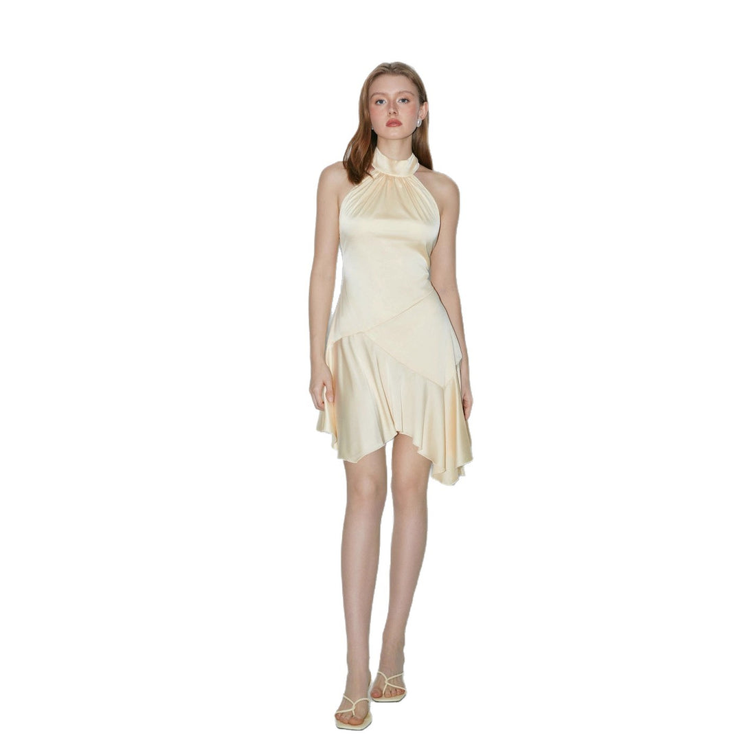 Damen elegantes Abendkleid mit asymmetrischem Schnitt und schimmerndem Material R&B