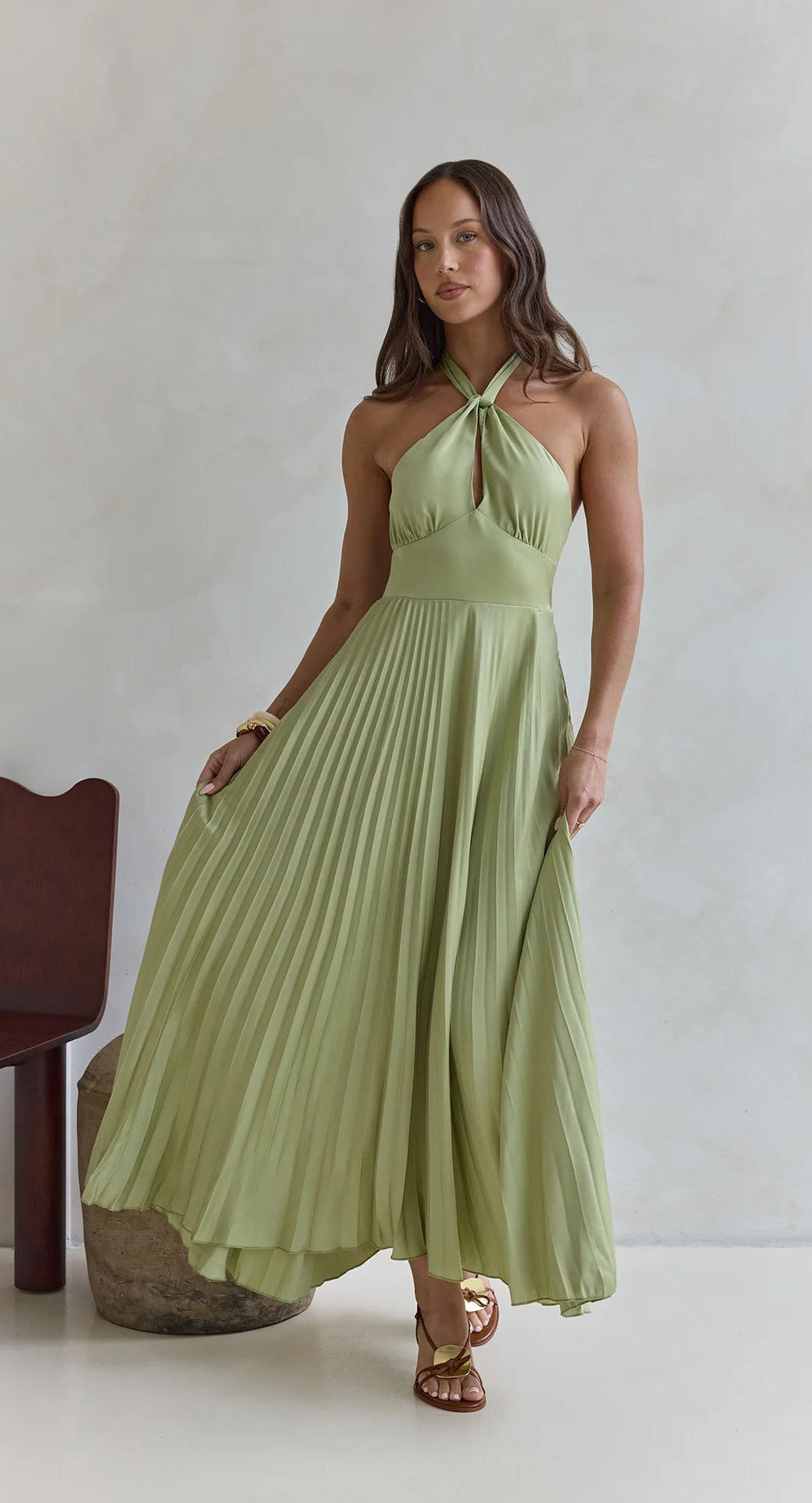 Damen Maxi-Kleid mit elegantem Halter-Design und plissiertem Rock R&B