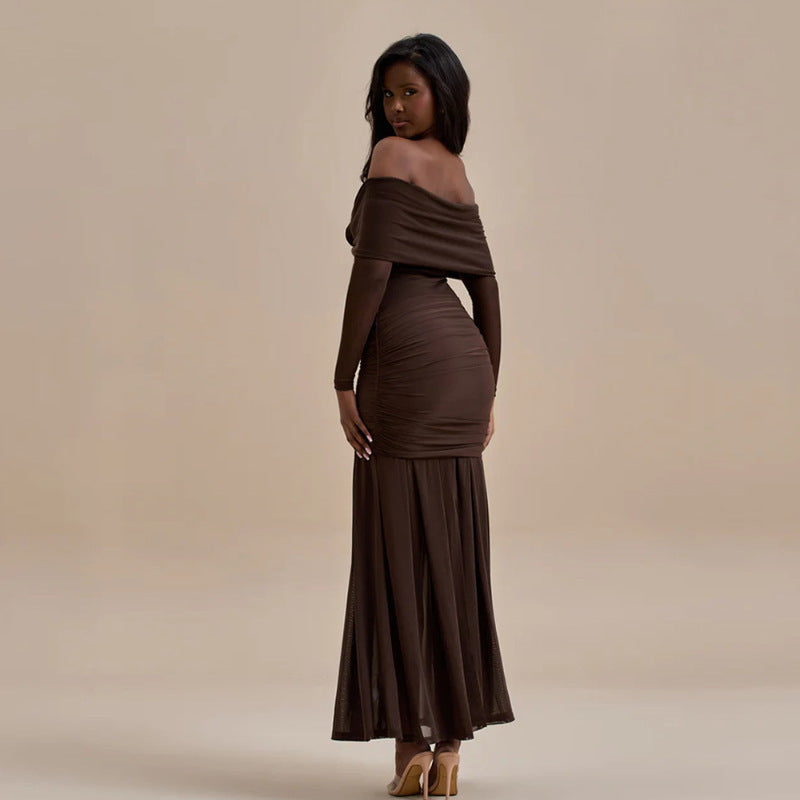 Damen Maxikleid mit schulterfreier Silhouette und dekorativen Rosen R&B