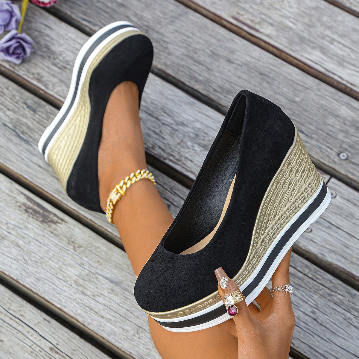 Damen Komfortable Wedge-Pumps aus weichem Veloursleder