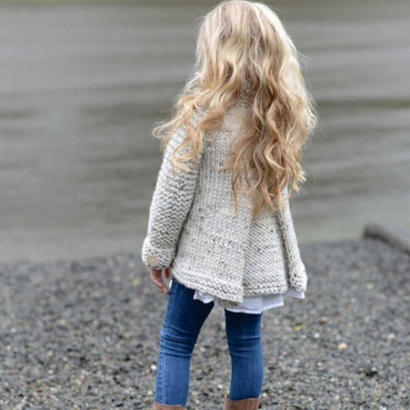 Damen Modische Strickjacke mit hohem Kragen und Knopfdetails R&B
