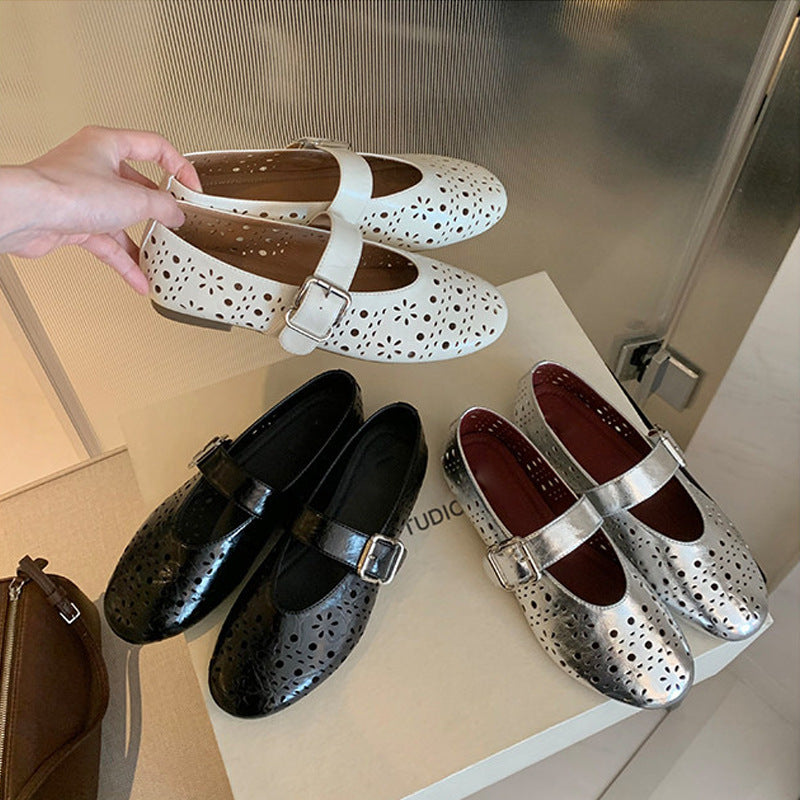 Damen Ballerinas mit floralen Lochmuster und verstellbarem Riemen R&B