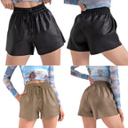 Damen lässige Shorts aus innovativem Kunstleder mit elastischem Bund und praktischen Knopfdetails R&B