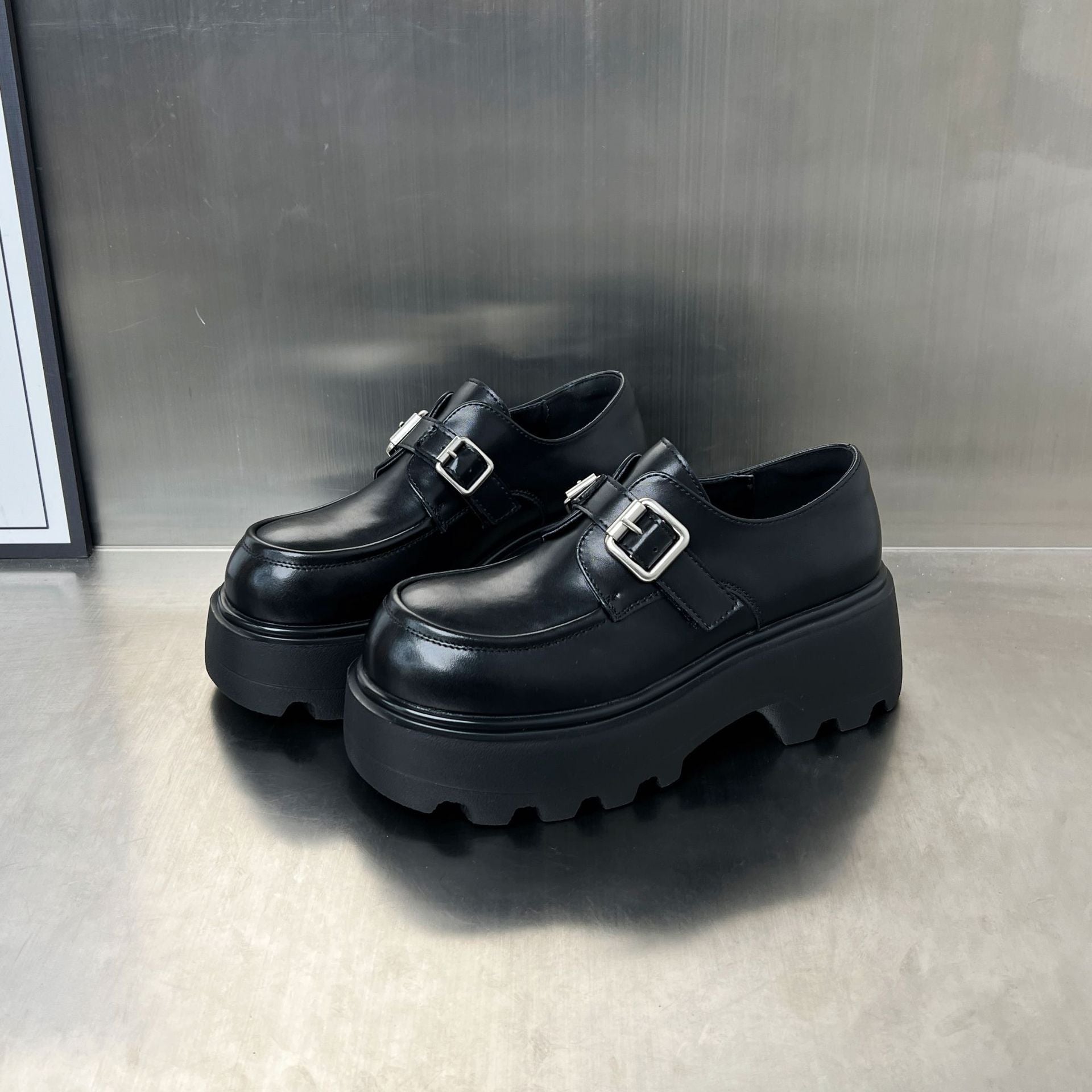 Damen Chunky Mokassins aus hochwertigem Leder mit modischer Schnallenverzierung R&B