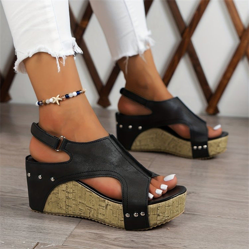 Damen Wedge-Sandaletten mit modernem Cut-Out Design und elastischem Riemen R&B