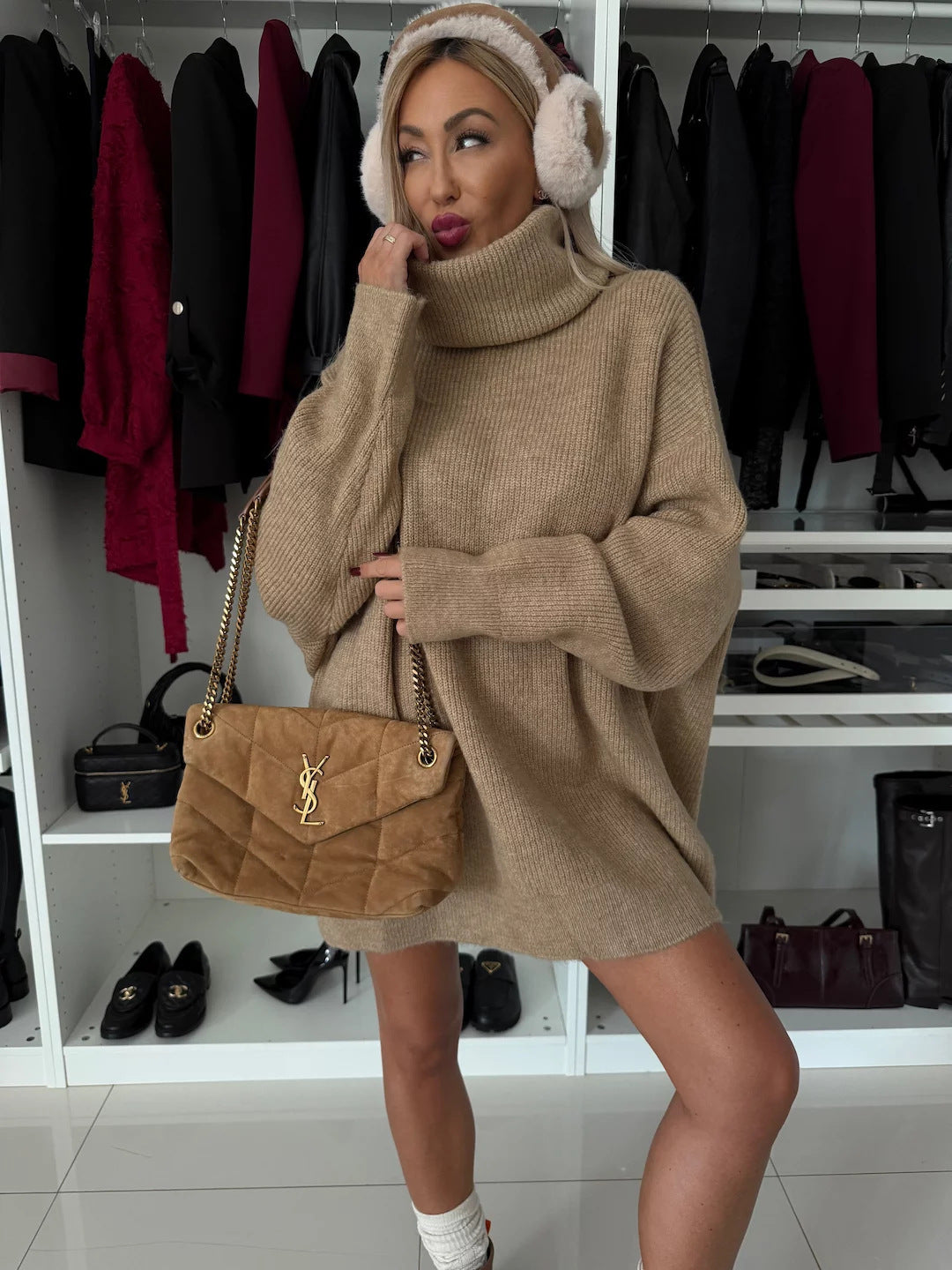 Damen Stylish Oversized Pullover mit hohem Kragen R&B