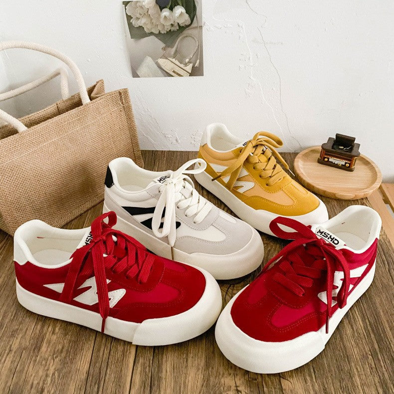 Damen Sneaker im sportlichen Retro-Look mit modischen Akzenten