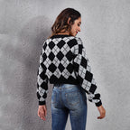 Damen Grobstrickjacke mit modernem Rautenmuster und Knopfdetails R&B