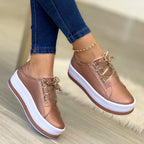Damen Sneaker mit Modischem Plateau und Glänzendem Obermaterial R&B