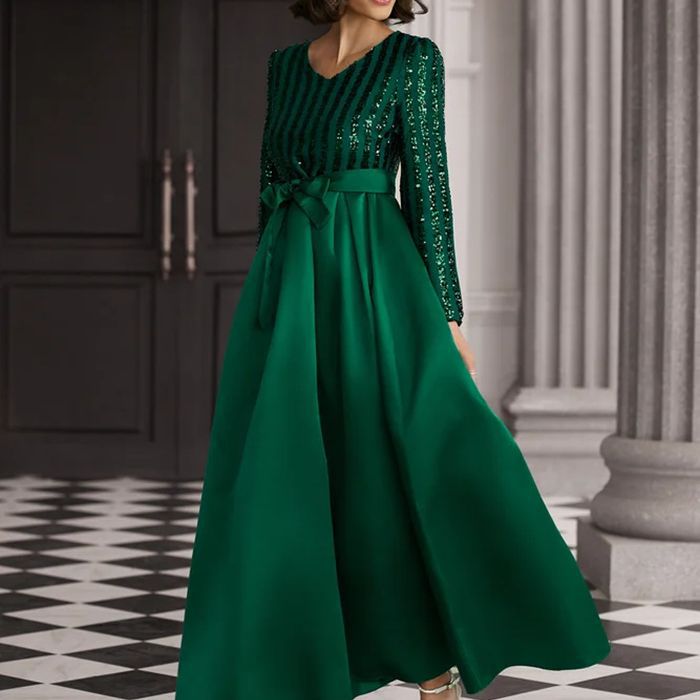 Damen Glamouröses Maxikleid mit Paillettenakzenten und schimmerndem Rock R&B