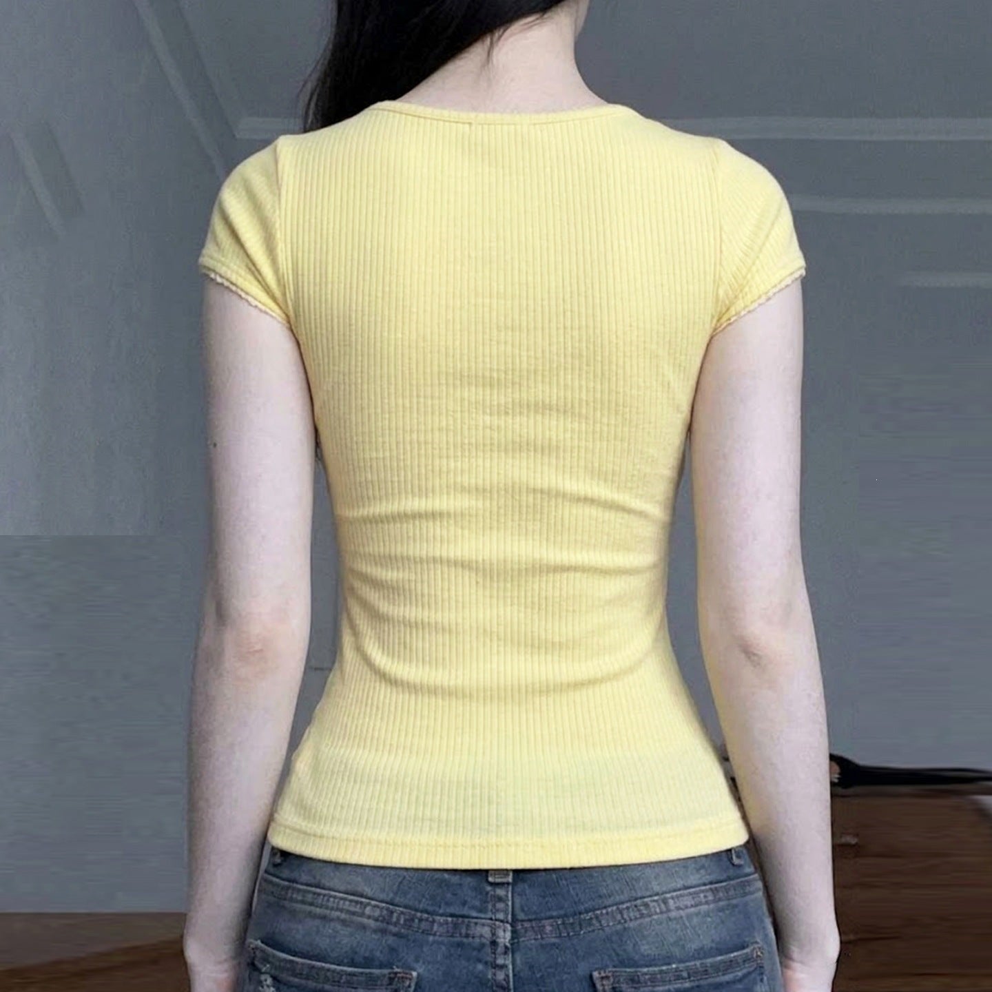 Damen Sexy Spitze Oberteil mit charmantem Dekolleté und feiner Rippstruktur R&B