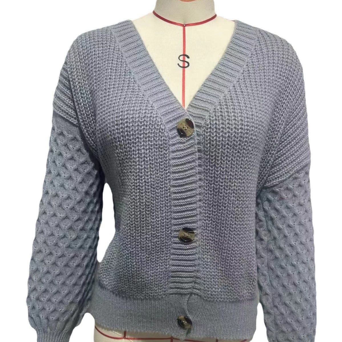 Damen Strickjacke mit Kabelmuster und formschönem Design R&B