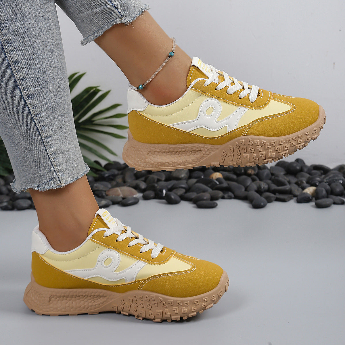 Damen Sportliche Sneakers mit rutschfester Laufsohle R&B