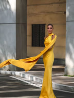 Damen Elegantes und fließendes Abendkleid mit asymmetrischem Ausschnitt
